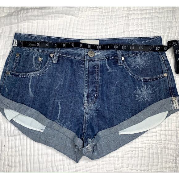One Teaspoon Women's Malibu Blue Bandits Low Waist Denim Shorts Size 31 - Picture 12 of 14